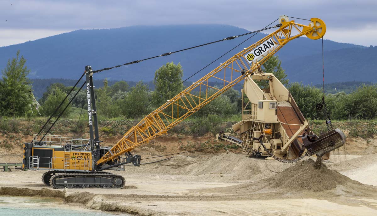 Liebherr HS 8130 HD - Seilbaggerbetrieb Gran :: www.trucks