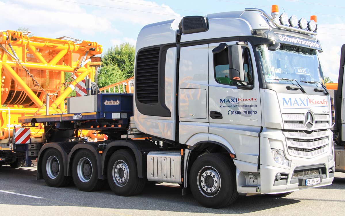 IMC Mercedes-Benz Actros + Nooteboom 7-axle Ballast Carrier